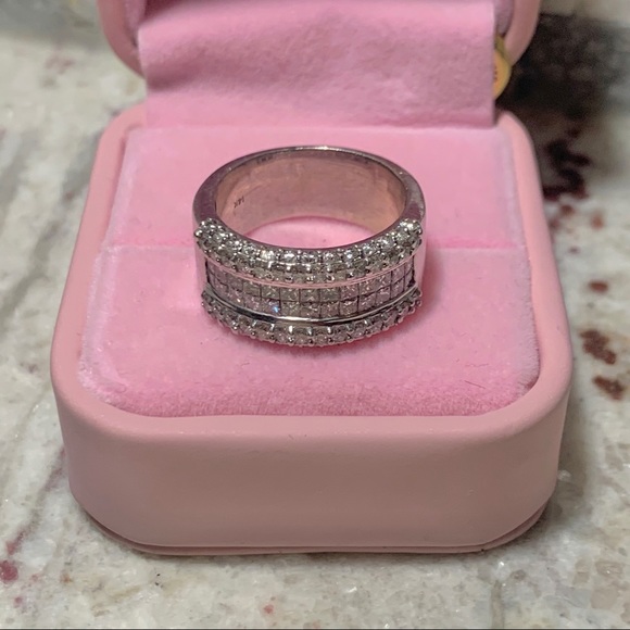 SOLD Diamond band - Picture 2 of 7